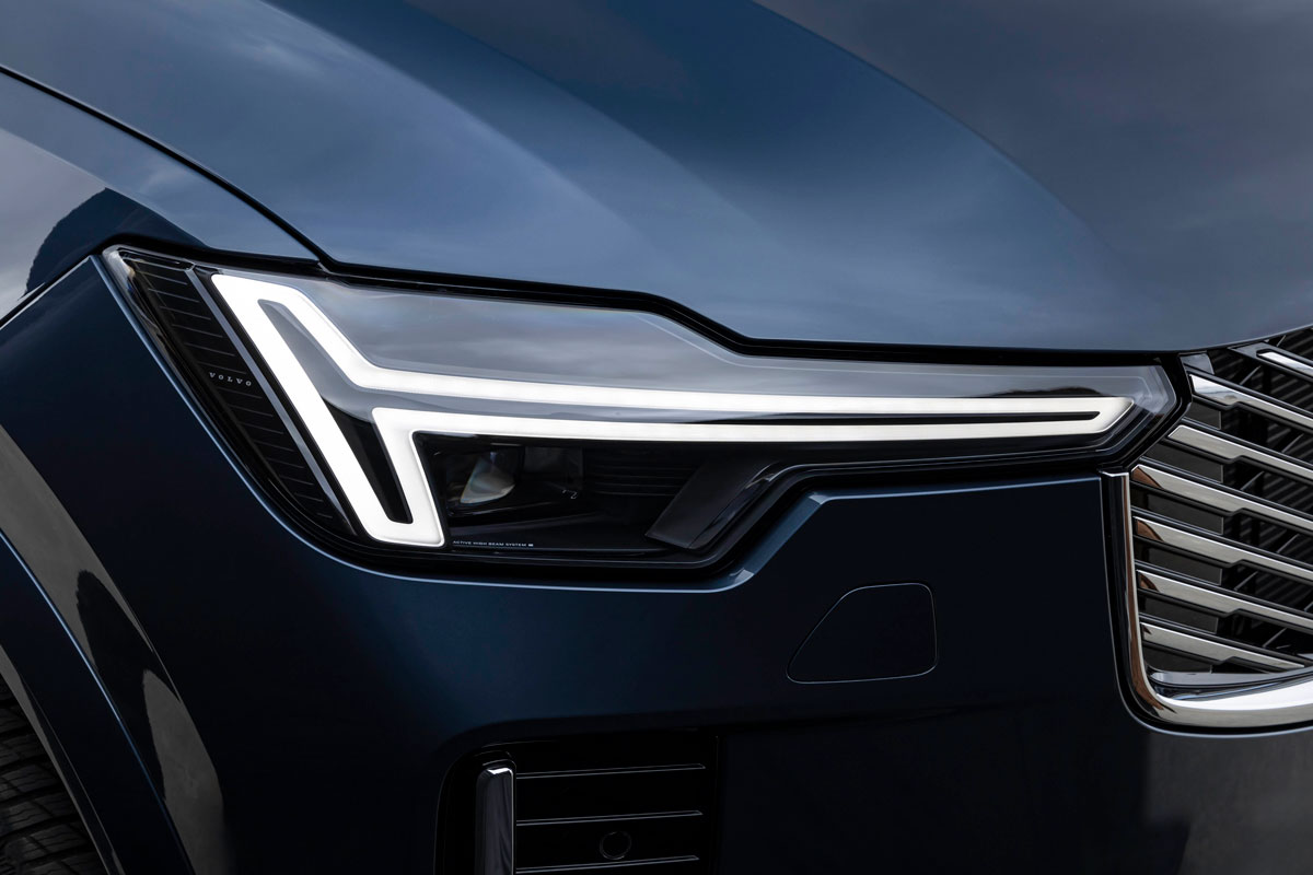 Cụm đèn trước Volvo XC90 Ultra 2026 thiết kế LED Thor Hammer