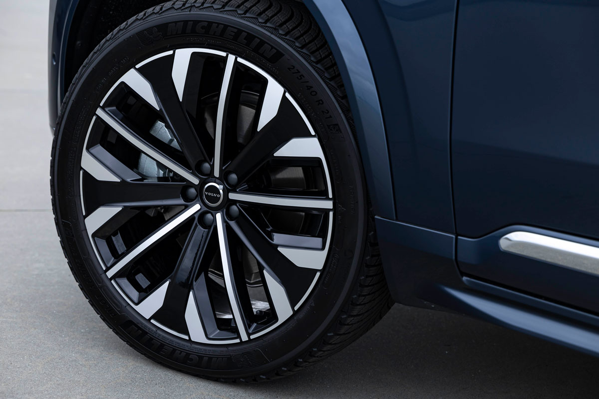 XC90 B5 2026 thiết kế lazang 21inch đa chấu trẻ trung hiện đại