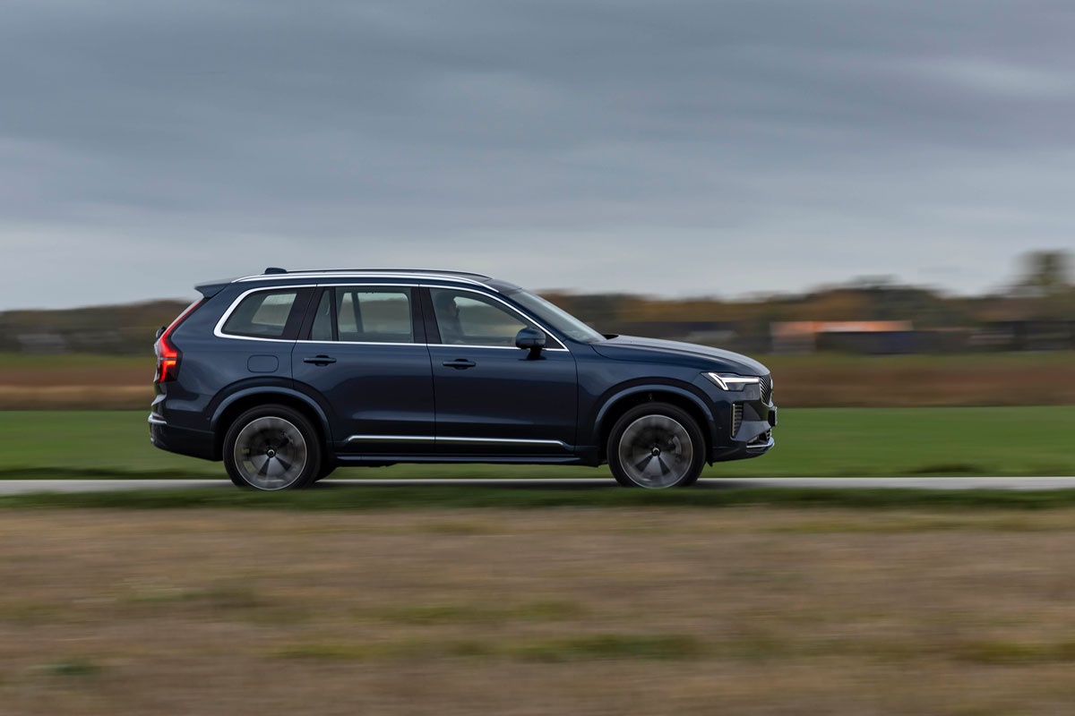 Thân xe Volvo XC90 Ultra 2026 thiết kế SUV Bắc Âu mạnh mẽ