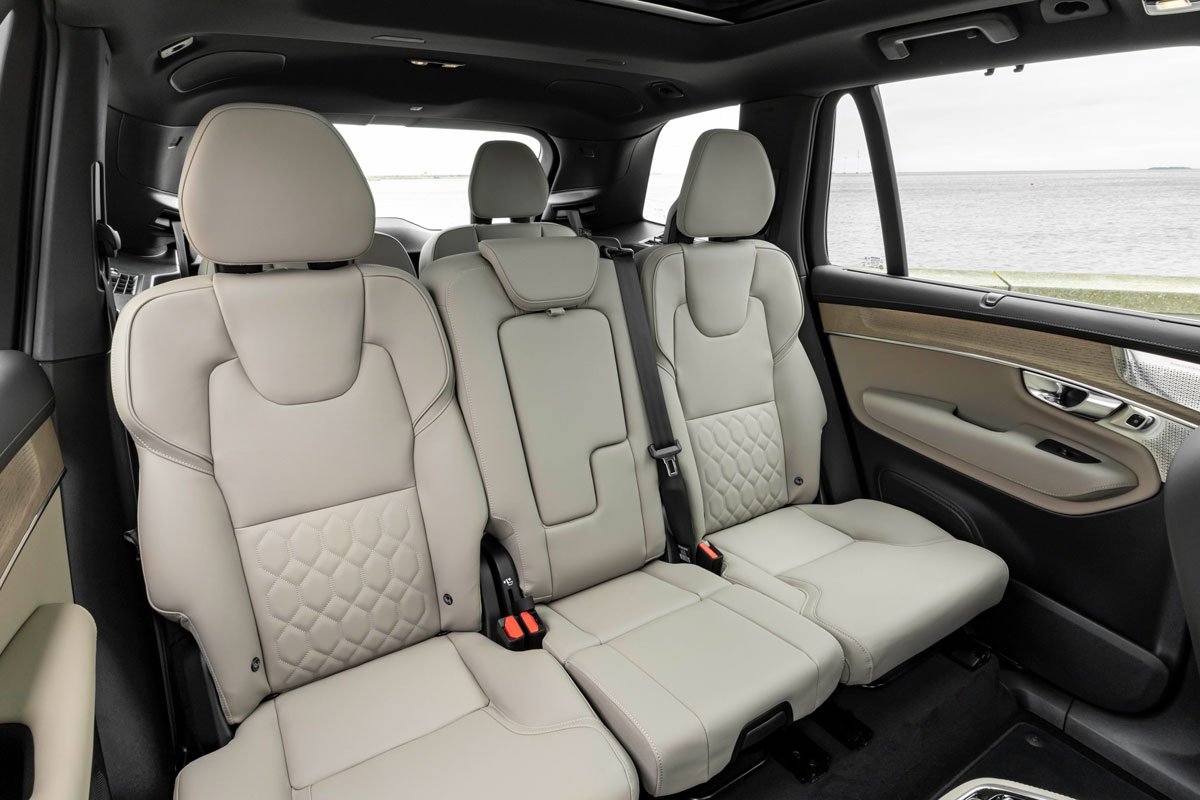 Hàng ghế sau Volvo XC90 Ultra 2026 rộng rãi cho gia đình